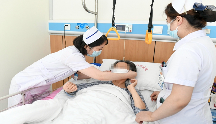 市五院骨一科護(hù)士長(zhǎng)羅芳-3.jpg